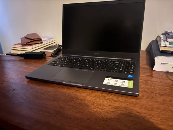 Vendo notebook Samsung seminovo 