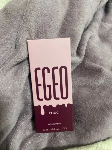 Egeo choc. Usado apenas uma vez, e no topo, sem nenhum amasso.