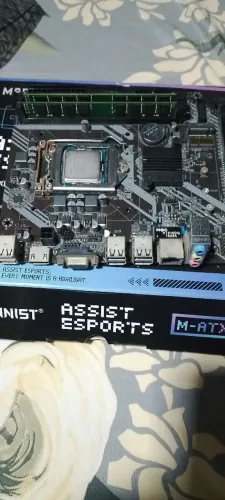 Placa mãe+Processador+Memória.