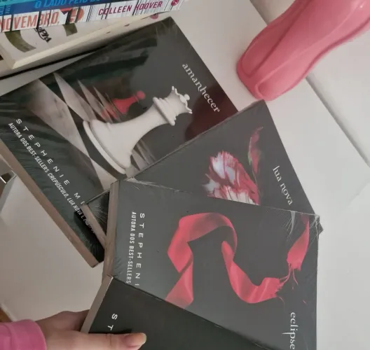 LIVROS SAGA CREPÚSCULO