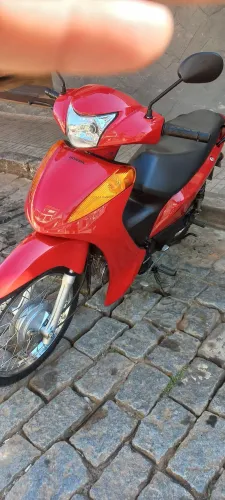 Vendo c 100 Biz KS...moto muito conservada a baixo da tabela...