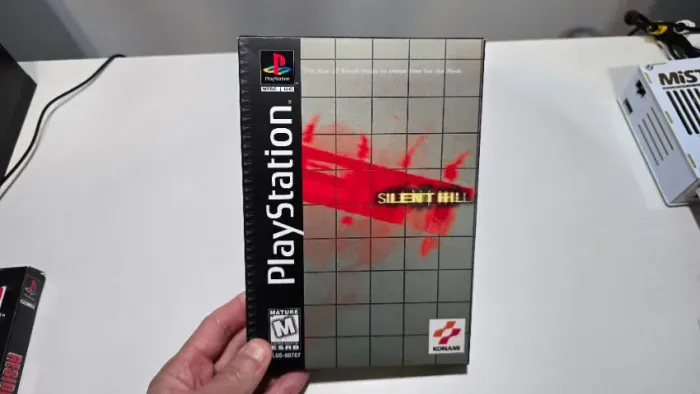 Jogo Silent Hill PlayStation PS1 prensado mídia preta com longbox e manual longo