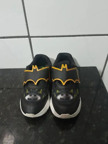Tênis infantil com led - Batman