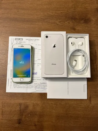 iPhone 8 64GB - única dona - impecável - nunca teve manutenção - troco