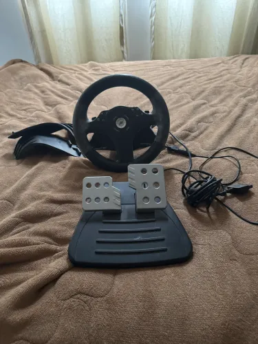 VOLANTE E PEDAL PARA VIDEOGAME E PC (RELÍQUIA DO PS2)