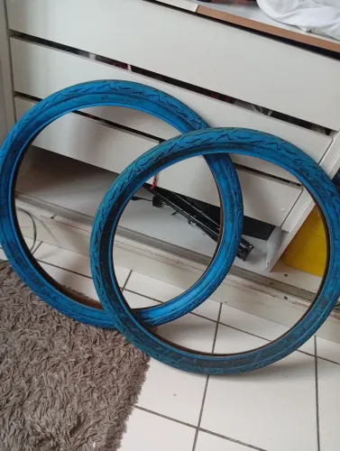 pneu Beyond azul aro 26 X 2.125 (estilo Kenda Flame)