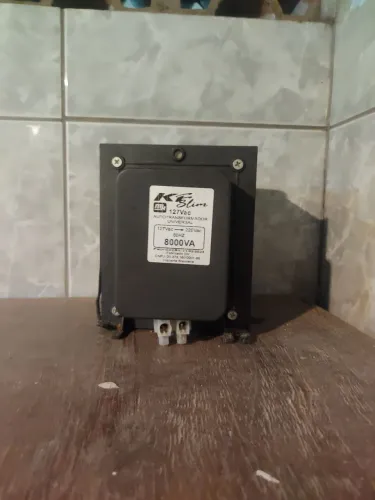 Auto transformador KF Slim 8000VA