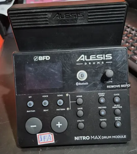 Módulo bateria Alesis Nitro Max na Musical Brother