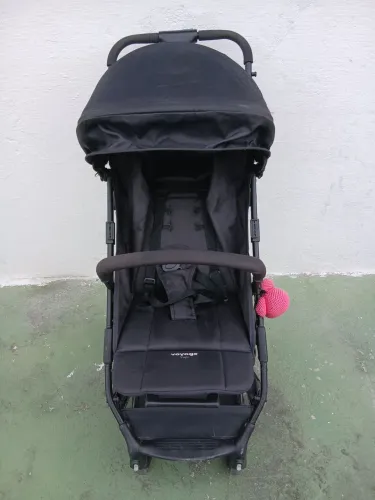 Carrinho de bebê semi novo