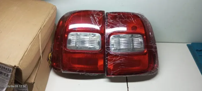 Par de Lanternas Traseiras p Saveiro G5/G6 2013 a 2016