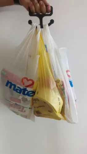 Suporte ergonômico para sacolas