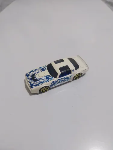 Miniatura Hotwheels Pontiac Firebird 77