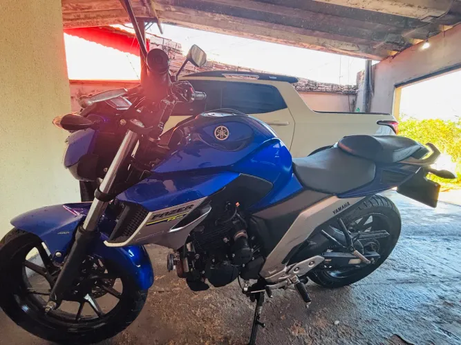Vendo Faazer 2021 cor Azul