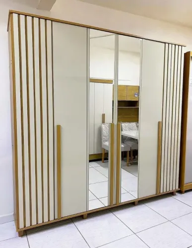VENDO GUARDA ROUPA CASAL NOVO DE FÁBRICA ENTREGAMOS PARA TODO DF E ENTORNO
