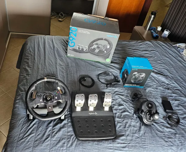 Volante Logitech G920 + Câmbio Logitech G Driving