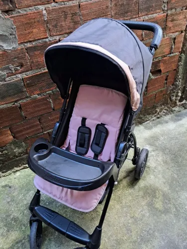Vendo carrinho de bebê galzerano