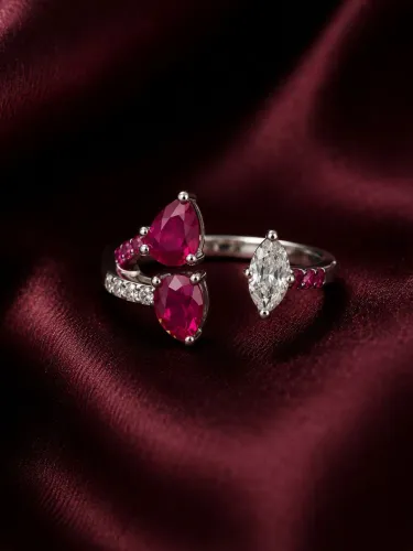 Anel Rubi e Diamantes Ilusion 1.5 CT em Ouro Branco 18K 750