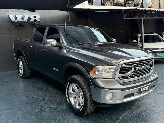 Ram Classic Laramie 5.7 V8 16V Gasolina 4X4 Aut. 2022
