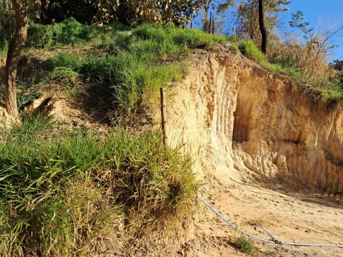 Vendo lote 250 metros 35 mil a vista faco desconto