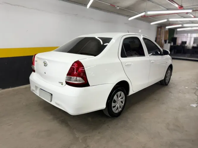 Toyota Etios X Sedan 1.5 Flex 16V 4P Mec. 2019