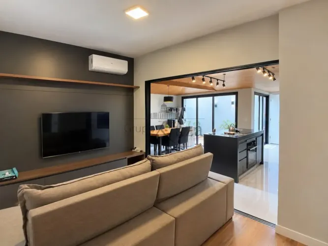 Casa/Padrão - Residencial - No bairro Cidade Morumbi - 3 Dormitórios - 150m².