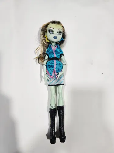 Frankie Stein - Monster High Título: Boneca Monster High Frankie Stein - Mattel