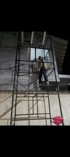 Andaimes com rodinhas.