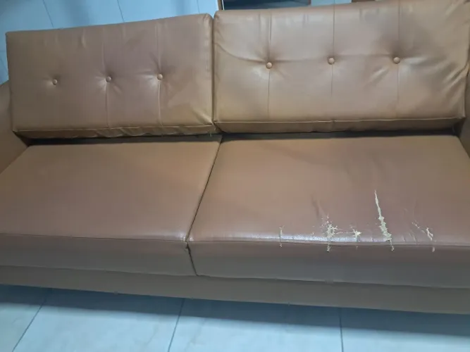 Sofá 3 lugares fixo Usado