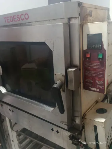Vendo forno elétrico e a gás Tedesco com 5 telas, ótimo pra padaria!
