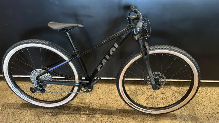 CALOI EXPLORER EVO TAMANHO PP 13.5 ARO 29 ZERO 