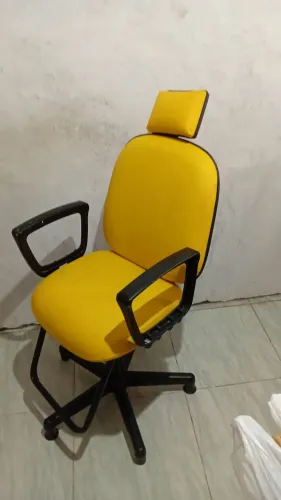 *A cadeira presidente,permiti reclinar o assento eo encosto ao mesmo tempo.