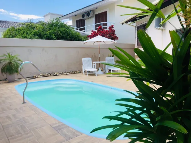 Casa com piscina em Jurerê Internacional Florianópolis