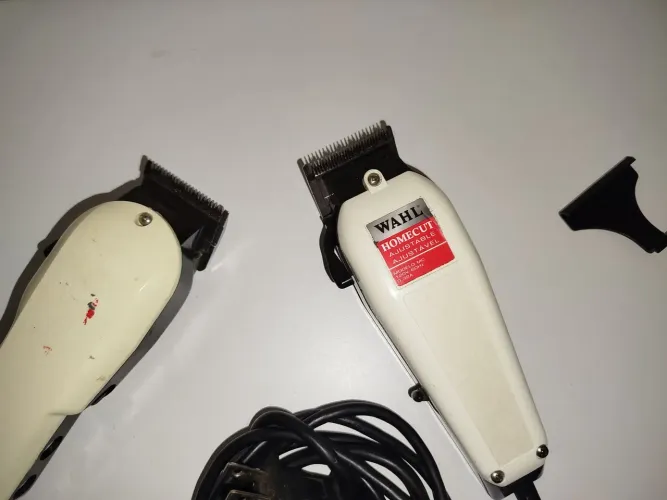 Duas Maquininhas de cortar cabelo - WAHL