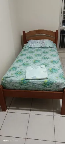Cama madeira antiga 
