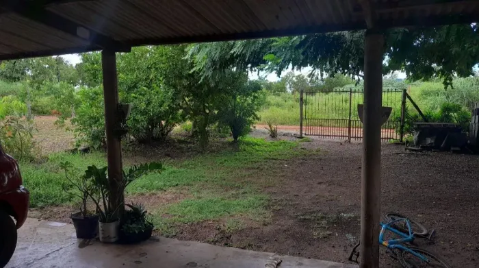 Casa em região tranquila ao lado do novo Hospital Júlio Müller - Apenas 300m do asfalto