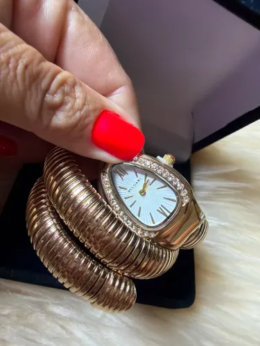 Relógio bulgari dourado linha premium 