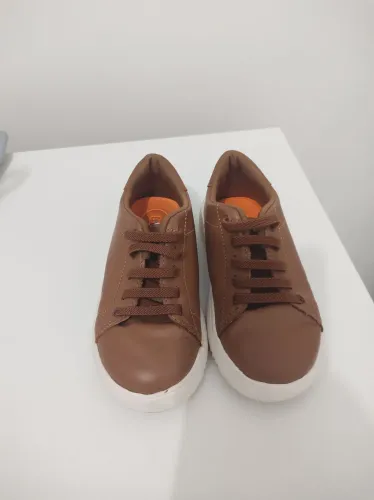 Sapatos ( Bibi ) em perfeito estado 