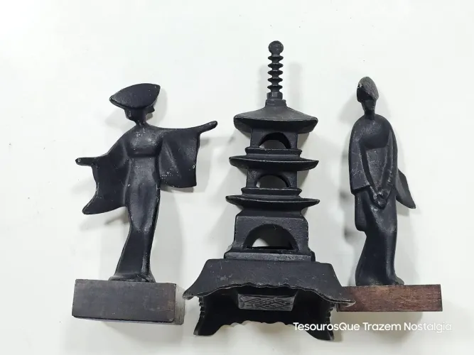 Esculturas Japonesas em Ferro Fundido Antigas 