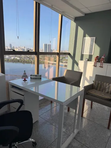 Aluguel de consultórios médicos Riomar trade Center 