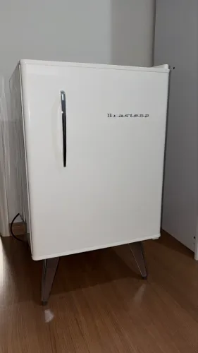 Frigobar Brastemp 76L Retrô Classic Branco 127V