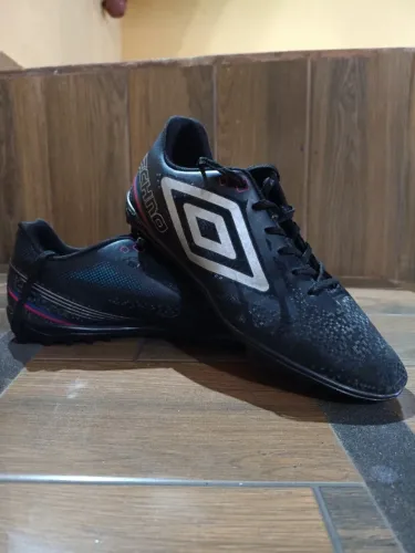 Chuteira Umbro