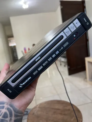 Mini DVD Player Suzuki SZ-64 + Cabo RCA