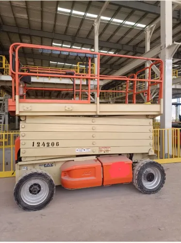 Plataforma elevatoria tipo tesoura 