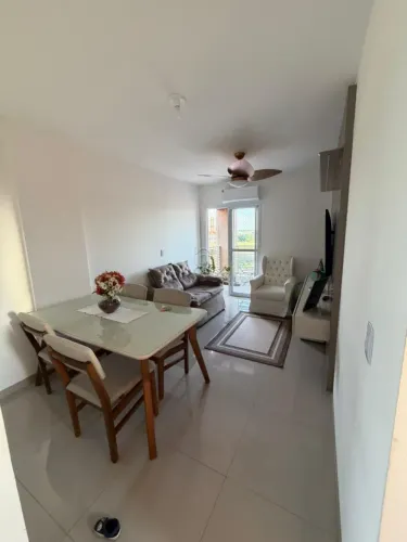 Apartamento com armários embutidos localizado no Jardim Viena.