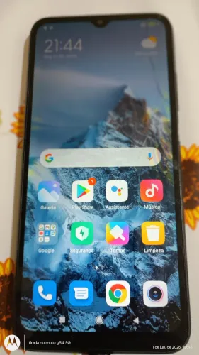 Vendo Redmi 9A bateria viciada+Peças do Samsung A31 de 128 Gb. Tudo por 80 Reais 