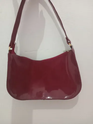 Vendo bolsa de sair muito linda