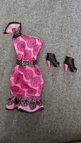 barbie fashionista fashion pack sassy