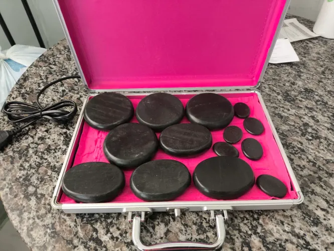 Pedras quentes para uma massagem relaxante 