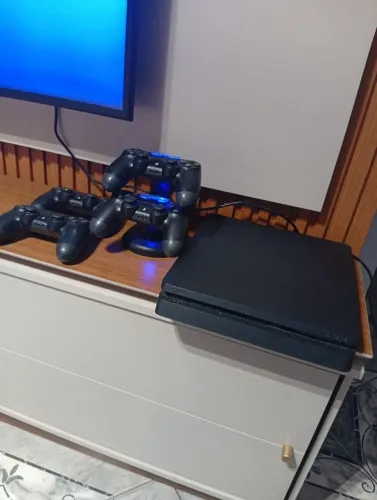 PLAY 4 SLIN COM PSN PLUS DELUXE PARA JOGAR ONLINE