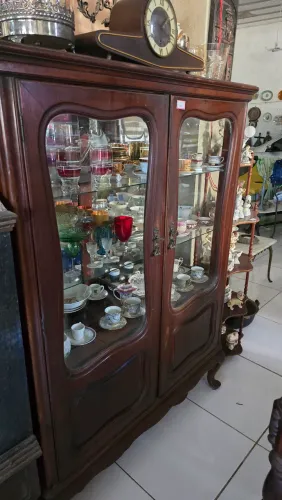 Cristaleira antiga Canela